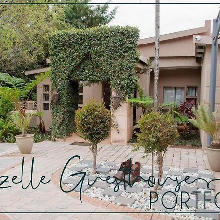 4 Gazelle Guesthouse Нелспрёйт Экстерьер фото