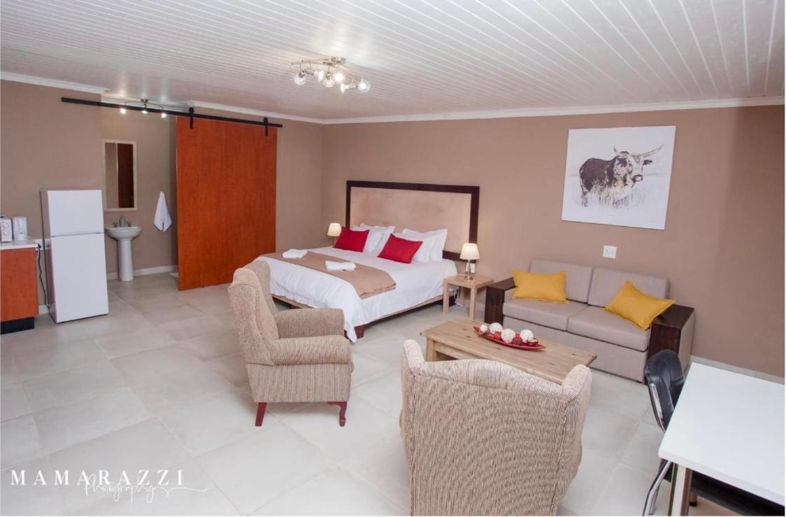 4 Gazelle Guesthouse Нелспрёйт Экстерьер фото