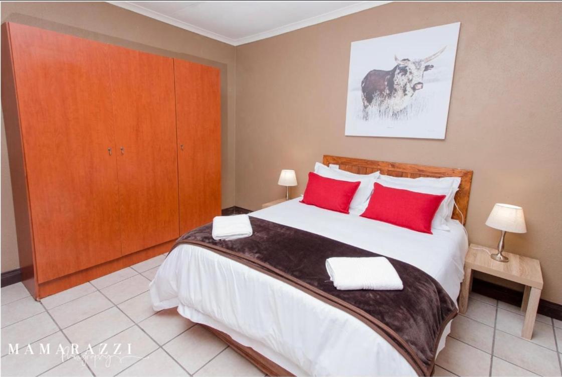 4 Gazelle Guesthouse Нелспрёйт Экстерьер фото