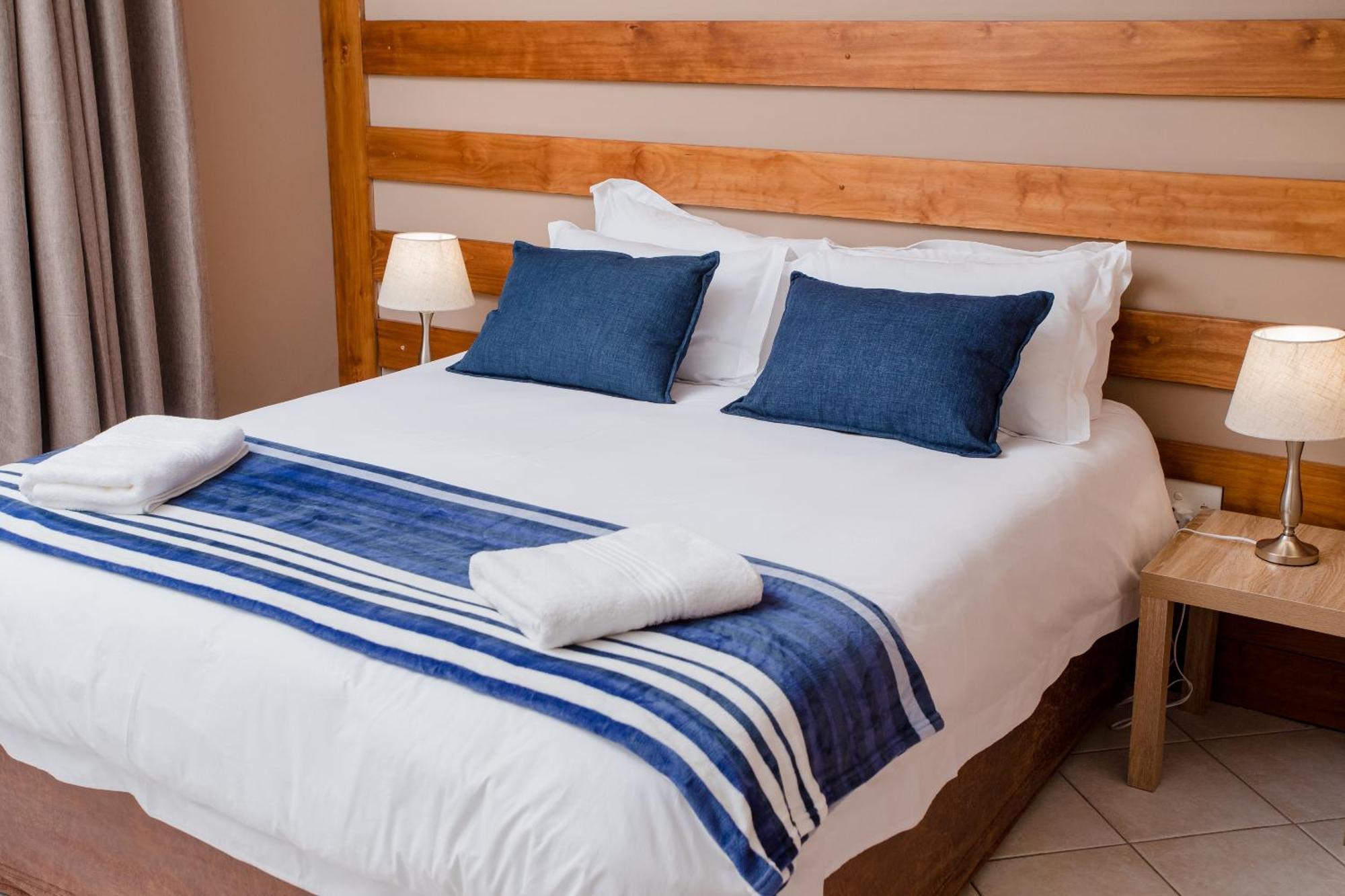 4 Gazelle Guesthouse Нелспрёйт Экстерьер фото